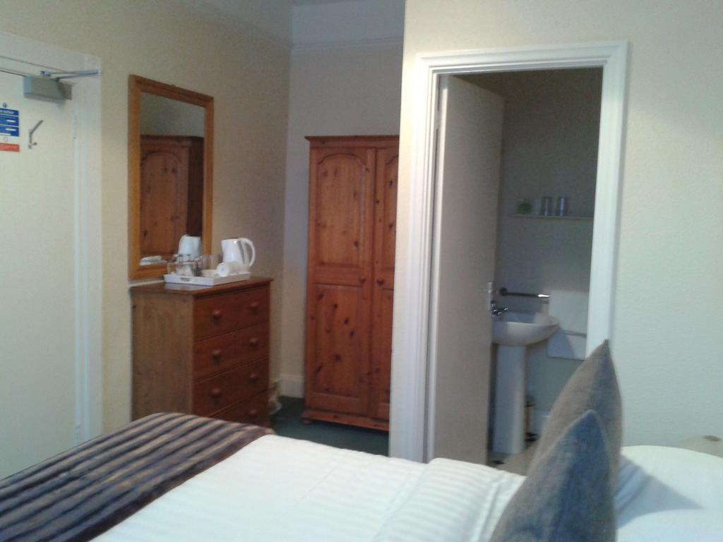 Franklyn Guesthouse Saint Helier Room photo